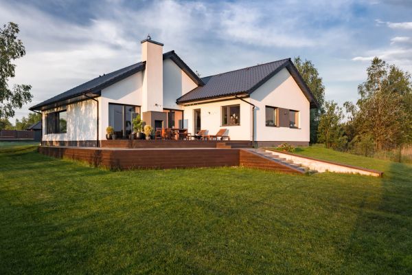 d&eacute;couvrez comment estimer et optimiser le budget de r&eacute;novation de votre maison gr&acirc;ce &agrave; nos conseils pratiques, astuces d'&eacute;conomies et exemples de co&ucirc;ts d&eacute;taill&eacute;s.