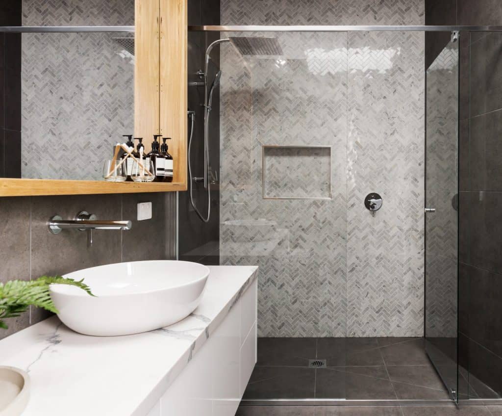 d&eacute;couvrez le co&ucirc;t de la r&eacute;novation d'une salle de bain &agrave; puteaux : prix moyens, facteurs &agrave; prendre en compte et conseils pour estimer votre budget travaux.