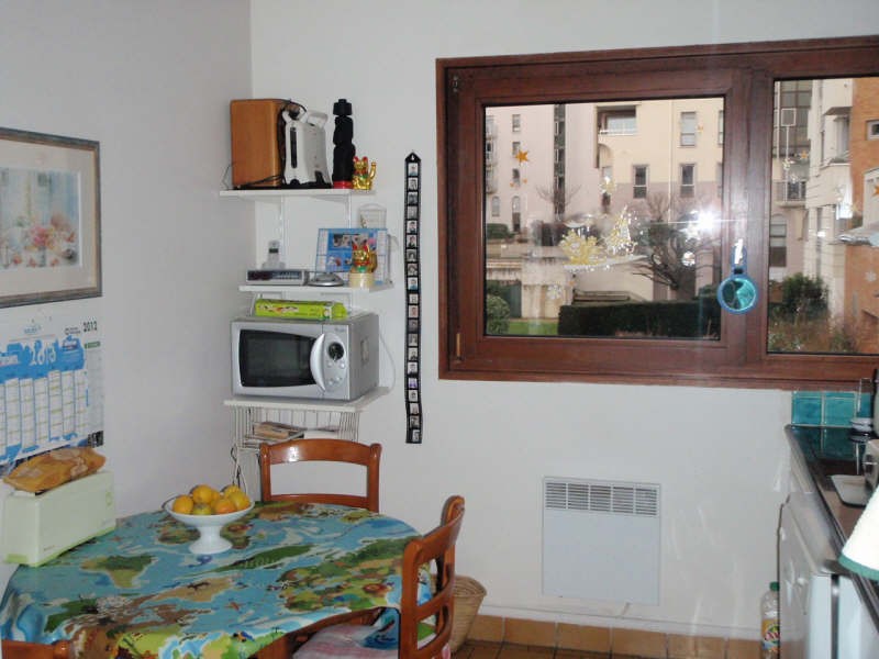 découvrez une cuisine spacieuse à puteaux, idéale pour préparer vos repas en toute convivialité et profiter d'un espace moderne, fonctionnel et lumineux au cœur d'un quartier dynamique.