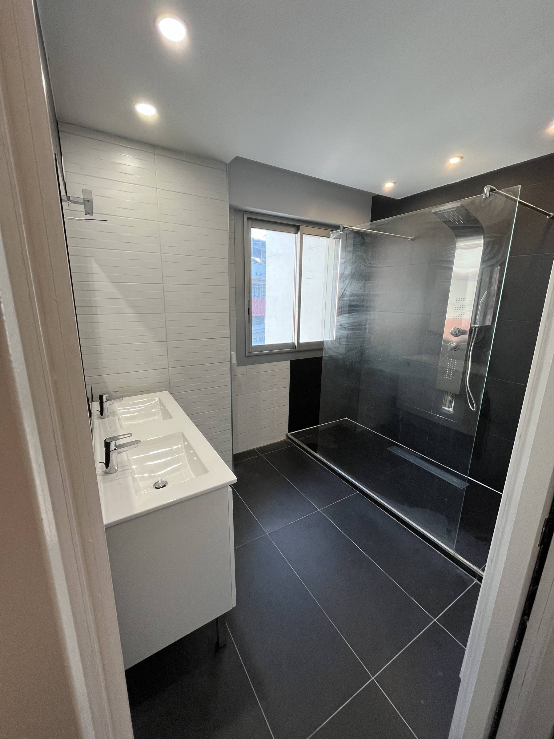 d&eacute;couvrez les prix pour la r&eacute;novation de salle de bain &agrave; puteaux. conseils, devis gratuits et estimation du co&ucirc;t des travaux pour transformer votre salle de bain selon votre budget.