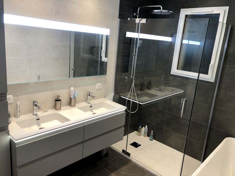 optez pour une r&eacute;novation de salle de bain &eacute;conomique &agrave; 92800. profitez de conseils et solutions abordables pour transformer votre espace sans d&eacute;passer votre budget.