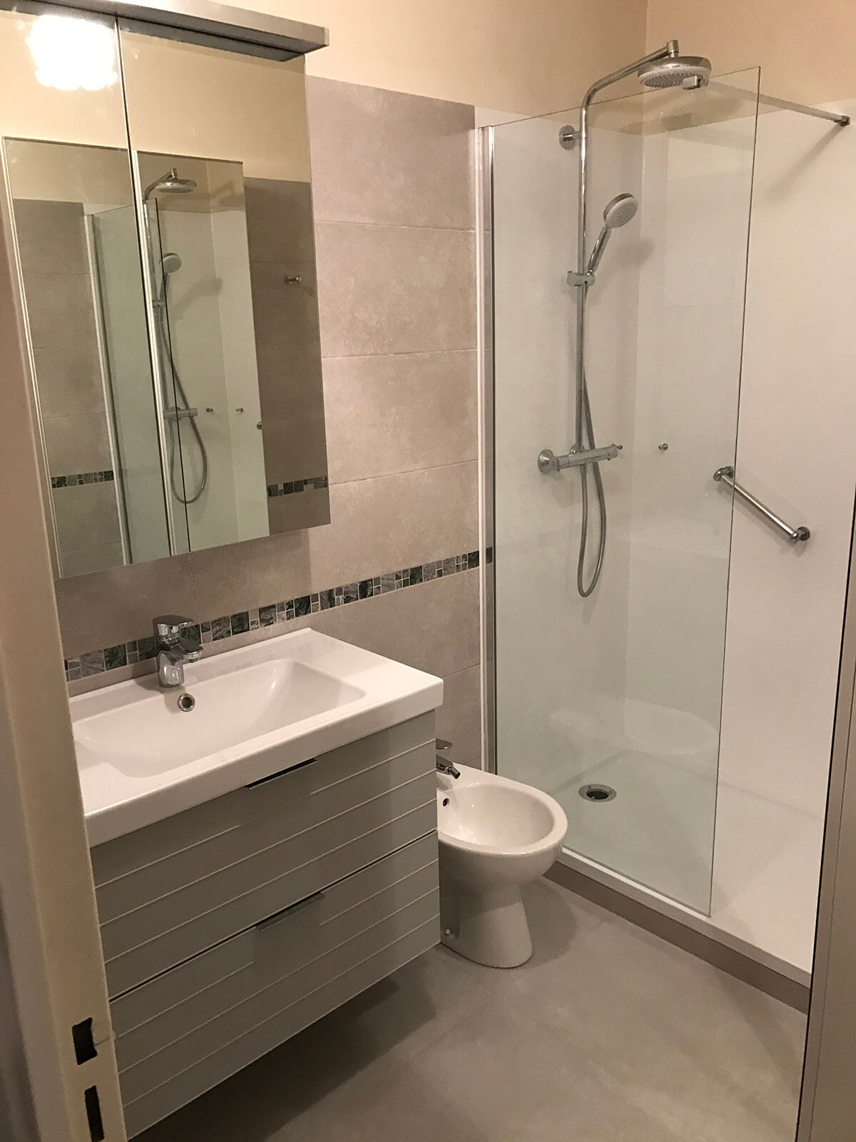 confiez la r&eacute;novation de votre salle de bain &agrave; puteaux &agrave; des experts ! b&eacute;n&eacute;ficiez d&rsquo;un accompagnement personnalis&eacute;, de conseils sur-mesure et d&rsquo;un r&eacute;sultat moderne et durable. devis gratuit et intervention rapide.