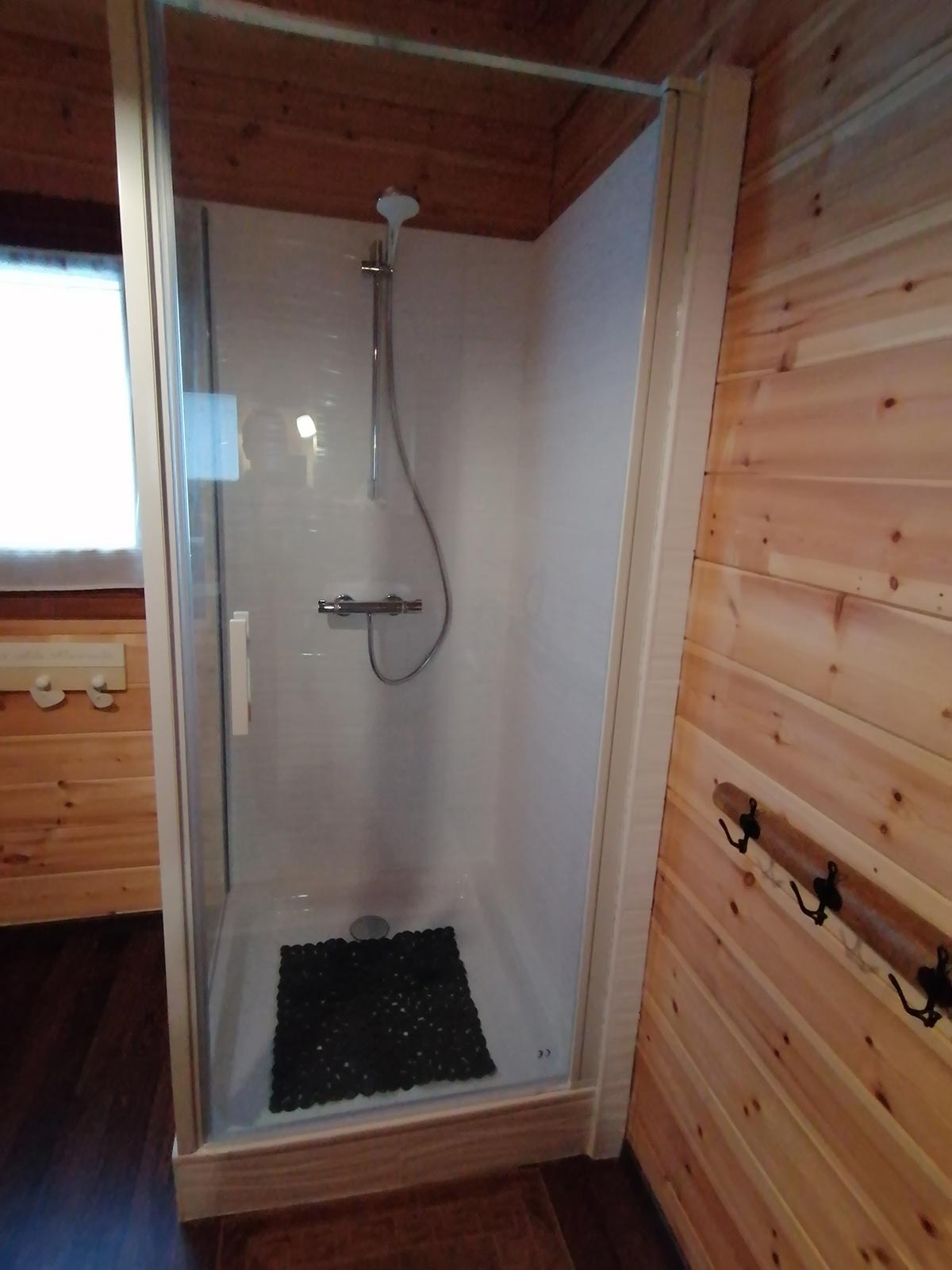 besoin de r&eacute;nover votre salle de bain &agrave; puteaux ? d&eacute;couvrez nos services de travaux sur mesure : am&eacute;nagement, plomberie, carrelage, devis gratuit et intervention rapide !