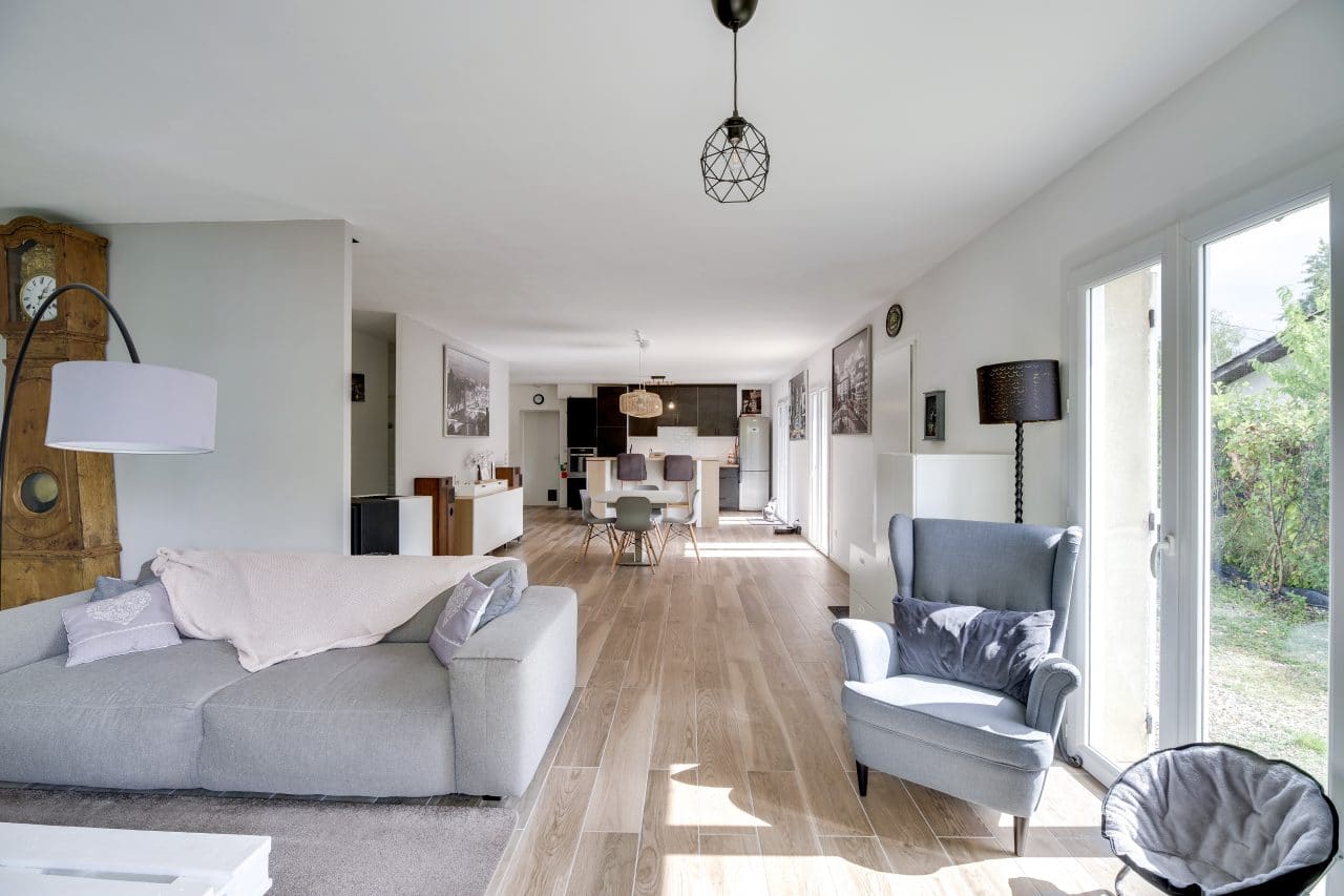 découvrez nos conseils et astuces pour réussir la rénovation de votre salon : idées déco, choix des matériaux, couleurs tendance et aménagement pour transformer votre espace de vie.