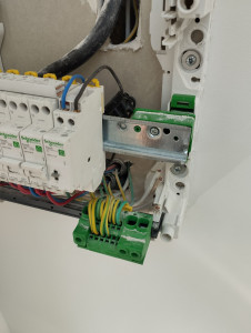 besoin d&rsquo;une r&eacute;paration &eacute;lectrique &agrave; puteaux ? faites appel &agrave; des &eacute;lectriciens qualifi&eacute;s pour tous vos d&eacute;pannages, installations et mises aux normes &eacute;lectriques. intervention rapide et devis gratuit.