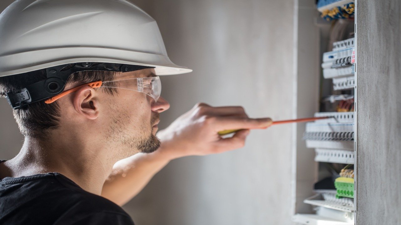 besoin d'une intervention rapide pour une urgence &eacute;lectricit&eacute; &agrave; puteaux ? &eacute;lectricien disponible 24h/24, d&eacute;pannage en moins de 30 minutes. service fiable et tarifs transparents.