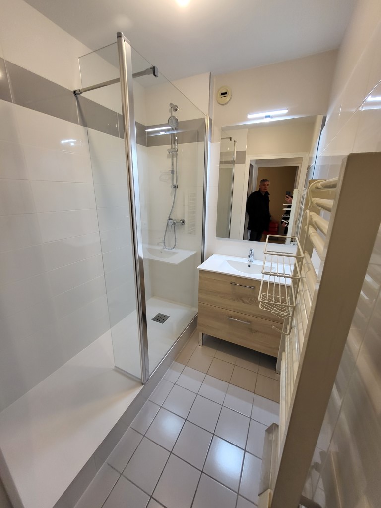 confiez la r&eacute;novation de votre salle de bain &agrave; puteaux &agrave; des experts. solutions sur mesure, travaux de qualit&eacute;, conseils personnalis&eacute;s et devis gratuit pour moderniser votre espace.